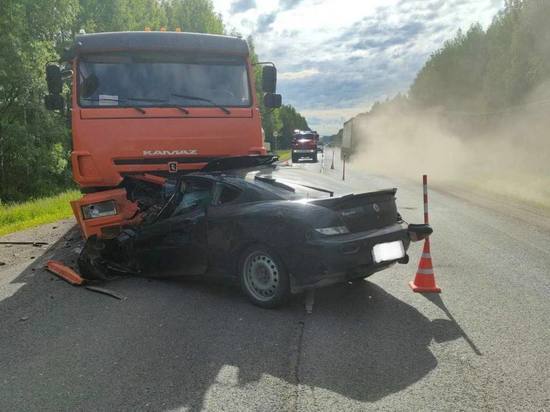 В Юрьянском районе из-за смертельного ДТП на дороге образовалась пробка