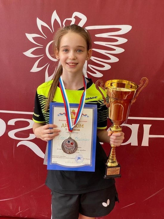 Липецкая школьница продемонстрировала талант в настольном теннисе