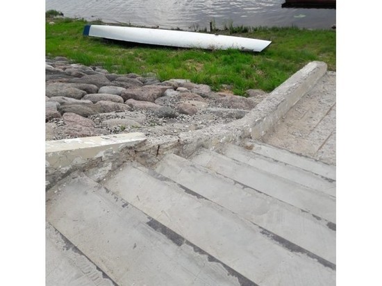 Лестницу у Кузнецкого моста в Пскове отремонтируют летом