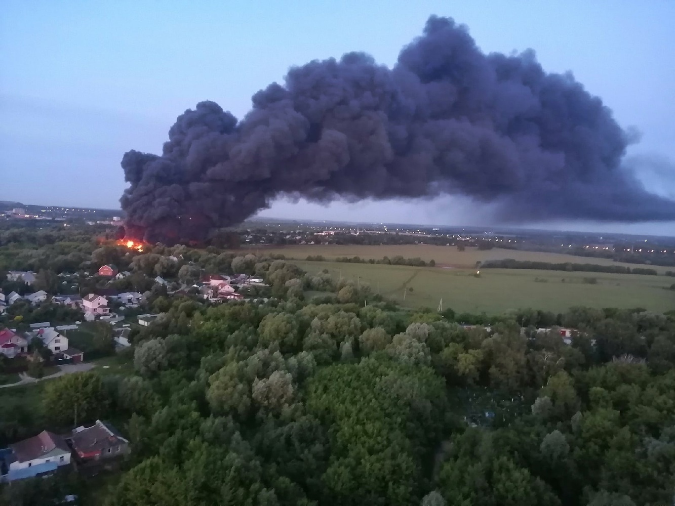 В Рязани упал военный самолёт Ил-76: кадры с места трагедии