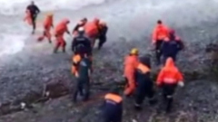 Появились кадры спасения одного из унесенных в море туристов в Сочи