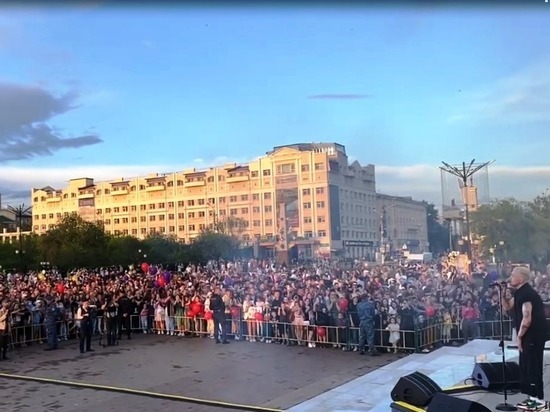 Около 3 тысяч человек собрал концерт «ДжаЯмми» для выпускников в Чите