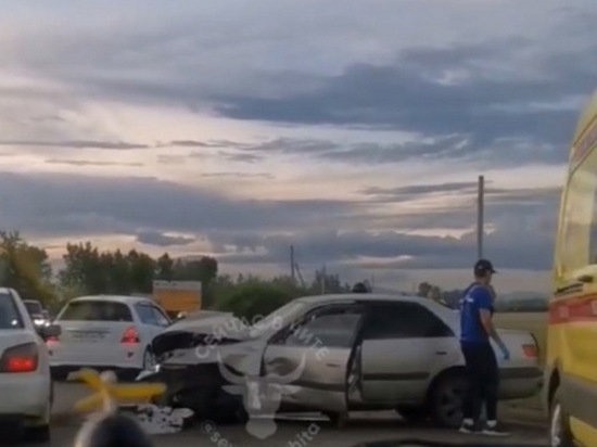 ДТП с Gelendwagen и двумя Toyota произошло у Угданского кольца в Чите
