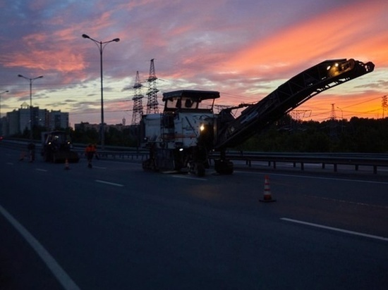 Колтушское шоссе начали ремонтировать на границе Петербурга и Ленобласти