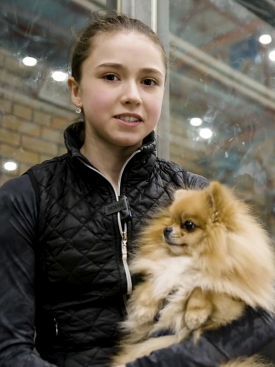  Фигуристки Валиева и Трусова потренировались с шестом