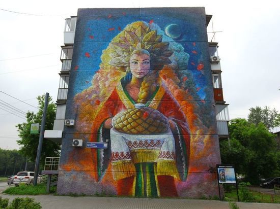 В Челябинске становится все больше легальных граффити на домах