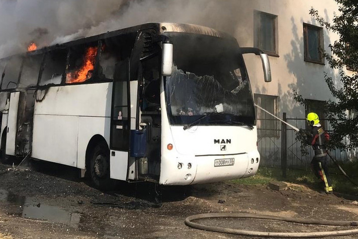Сгорел автобус волгоград. Во Владимире сгорел автобус. Сгорел автобус Волоколамск.
