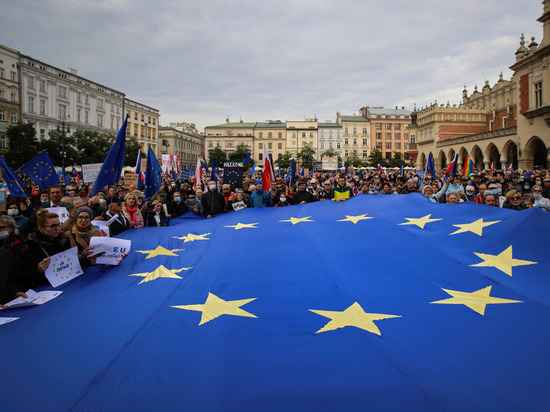 В Германии назвали "пустышкой" статус кандидата в члены ЕС для Украины