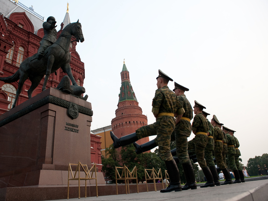 Десятерых новгородских призывников проводили на службу в Президентский полк