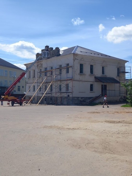 В Торопце начали ремонт фасадов старинных зданий