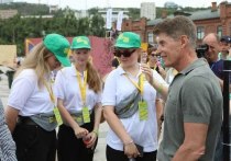 Губернатор Приморского края Олег Кожемяко поздравил жителей с Днем молодежи