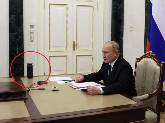 Исполняющая обязанности директора телеканала ТНТ Тина Канделаки опубликовала в своем Телеграм-канале фотографию президента Владимира Путина с одного из совещаний