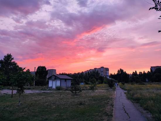 Над Донецком продолжается череда фантастических закатов