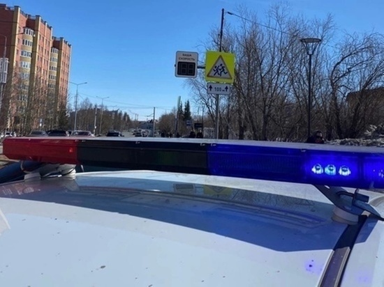 Полиция проводит проверку после падения мужчины из окна в Ноябрьске