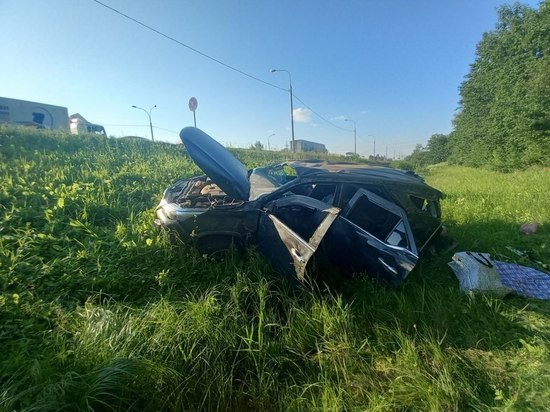 В Новгородском районе фура протаранила иномарку