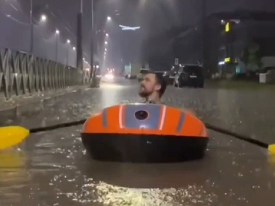 В Краснодаре дождь подтопил 62 придомовые территории