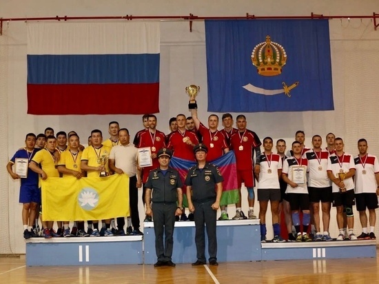 Калмыцкие спасатели стали призерами турнира по волейболу