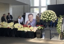 На Троекуровском кладбище в Москве завершилось семейное прощание с солистом группы «Ласковый май» Юрием Шатуновым