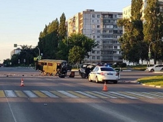 В Белгородской области УАЗ разлетелся на части при столкновении с «Фордом»: погиб мужчина, две девочки-подростка ранены