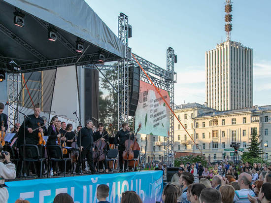 День города в Архангельске завершился большим концертом симфонического оркестра Карельской филармонии