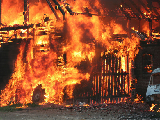 Пожар на заводе «Баррикада» в Гатчинском районе потушен