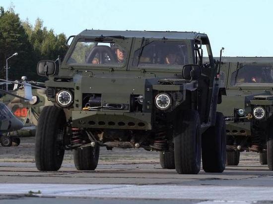 Telegram-канал «Военный Осведомитель» сообщает о том, что в зону проведения специальной военной операции на Украине доставили сверхлегкие военные транспортные средства «Сармат-2»