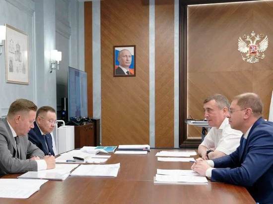 Губернатор Сахалинской области провел рабочую встречу с главой Минстроя и ЖКХ РФ