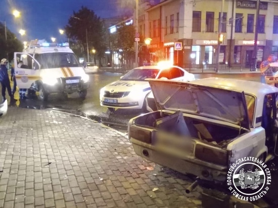 3 автомобиля столкнулись вечером 27 июня на площади Ленина в Томске