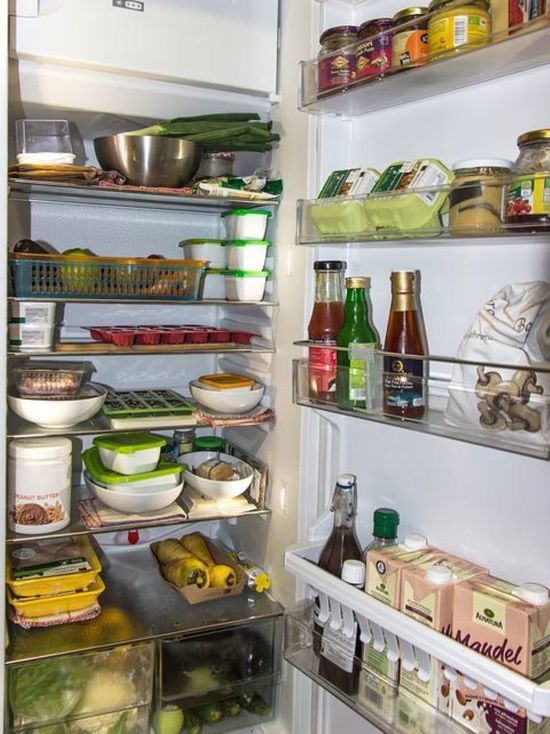 Что положить в холодильник, чтобы он не разморозился при отсутствии электричества: простой, но очень хитрый способ