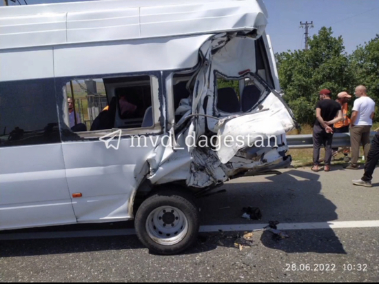 В аварии в Карабудахкентском районе Дагестана пострадали 19 студентов