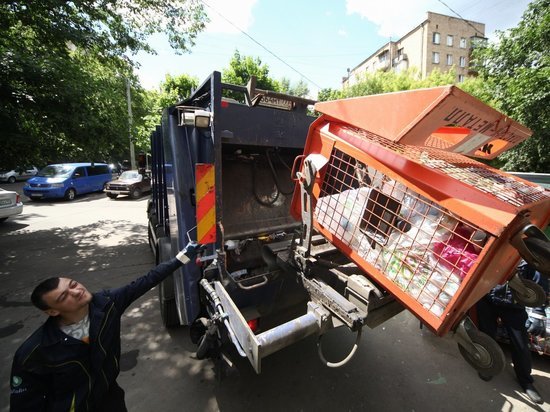 Размеры штрафов за препятствия на пути мусоровозов пересмотрели подмосковные парламентарии