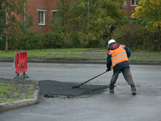 Дорожники закончили ремонт подъезда к деревне Коккорево