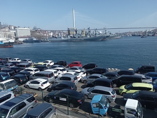 Российские власти обсуждают вопрос отправки моряков с «Ангары» во Владивосток
