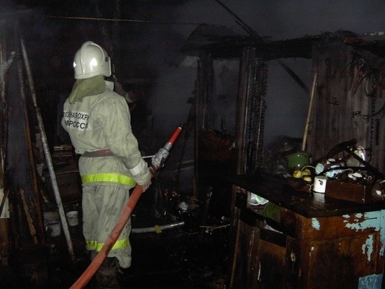 В Ивановской области под утро сгорела большая хозпостройка