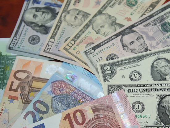 Доллар упал почти до 50 рублей