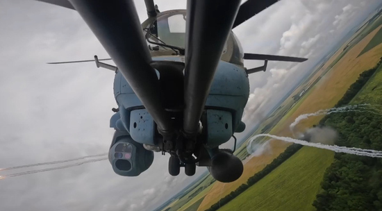 Минобороны РФ опубликовало кадры боевых вылетов Ми-35