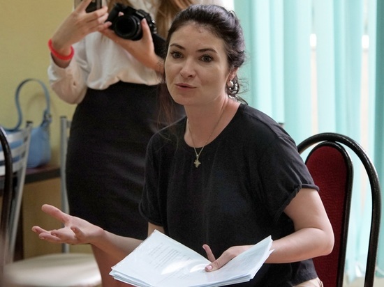 Актриса Краснодарского театра драмы Евгения Белова провела мастер-класс
