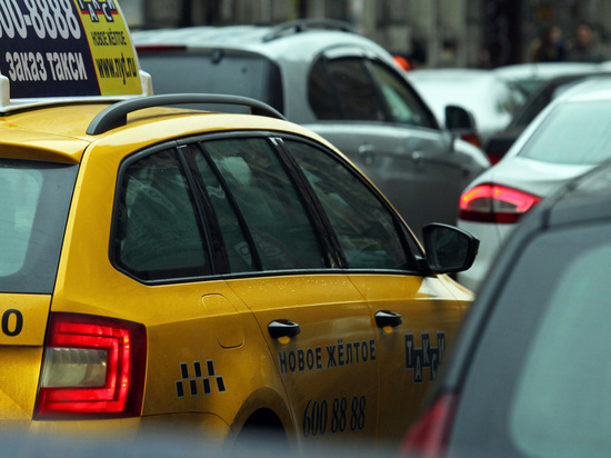 «Коммерческая история»: автоэксперт оценил перспективы проекта по установке тревожных кнопок в такси