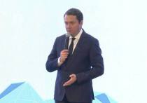 Губернатор Мурманской области Андрей Чибис провел онлайн трансляцию и рассказал северянам о работе правительства в 2021 году. Также он затронул и предыдущие три года. Изменения коснулись почти всех сфер жизни граждан.