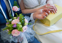 Более 1100 влюбленных пар планируют пожениться в Москве в «красивую» дату 22