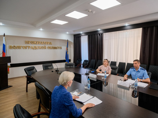 Бизнесмены пожаловались прокурору Волгоградской области на приставов