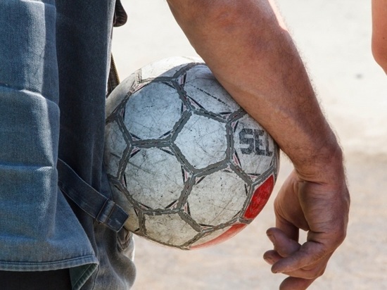 Футбольная команда из Бурятии из-за отсутствия денег может сняться с турнира
