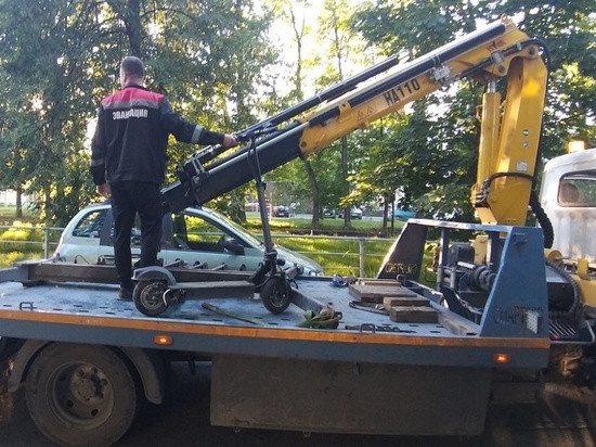 Водителя в Петрозаводске отстранили от управления электросамокатом, самокат эвакуировали