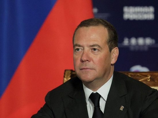 Медведев: санкции могут быть квалифицированы как повод для объявления войны