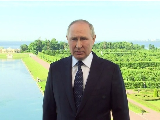 Путин обвинил Запад в отказе от принципов гуманизма