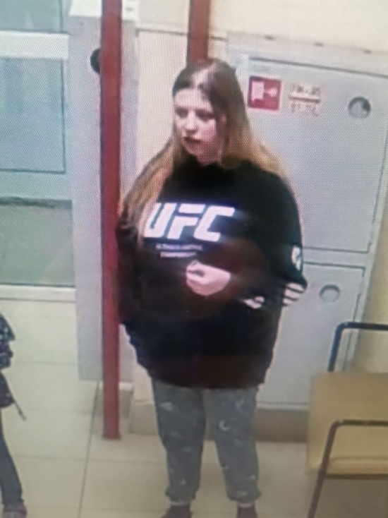 В Кирове полиция разыскивает девушку в черной толстовке
