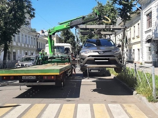 В Ярославле прошла массовая эвакуация автомобилей