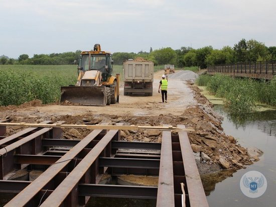 В ДНР начали восстанавливать мост через реку Крынка