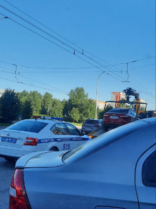 В Кемерове массово эвакуируют транспорт