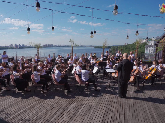 Губернатор Воронежской области выложил видеоролик с симфоническим оркестром, исполняющим хит «Сектор газа»